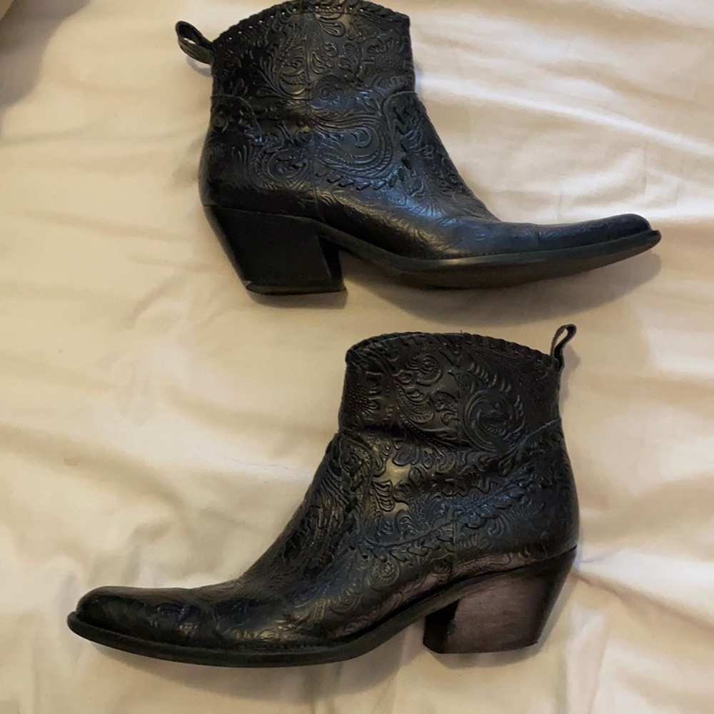 Gianni Bini Leather Boots